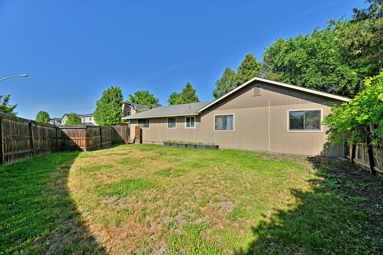 552 Gray Court Central Point, OR 97502 - Photo 15 of 29 15