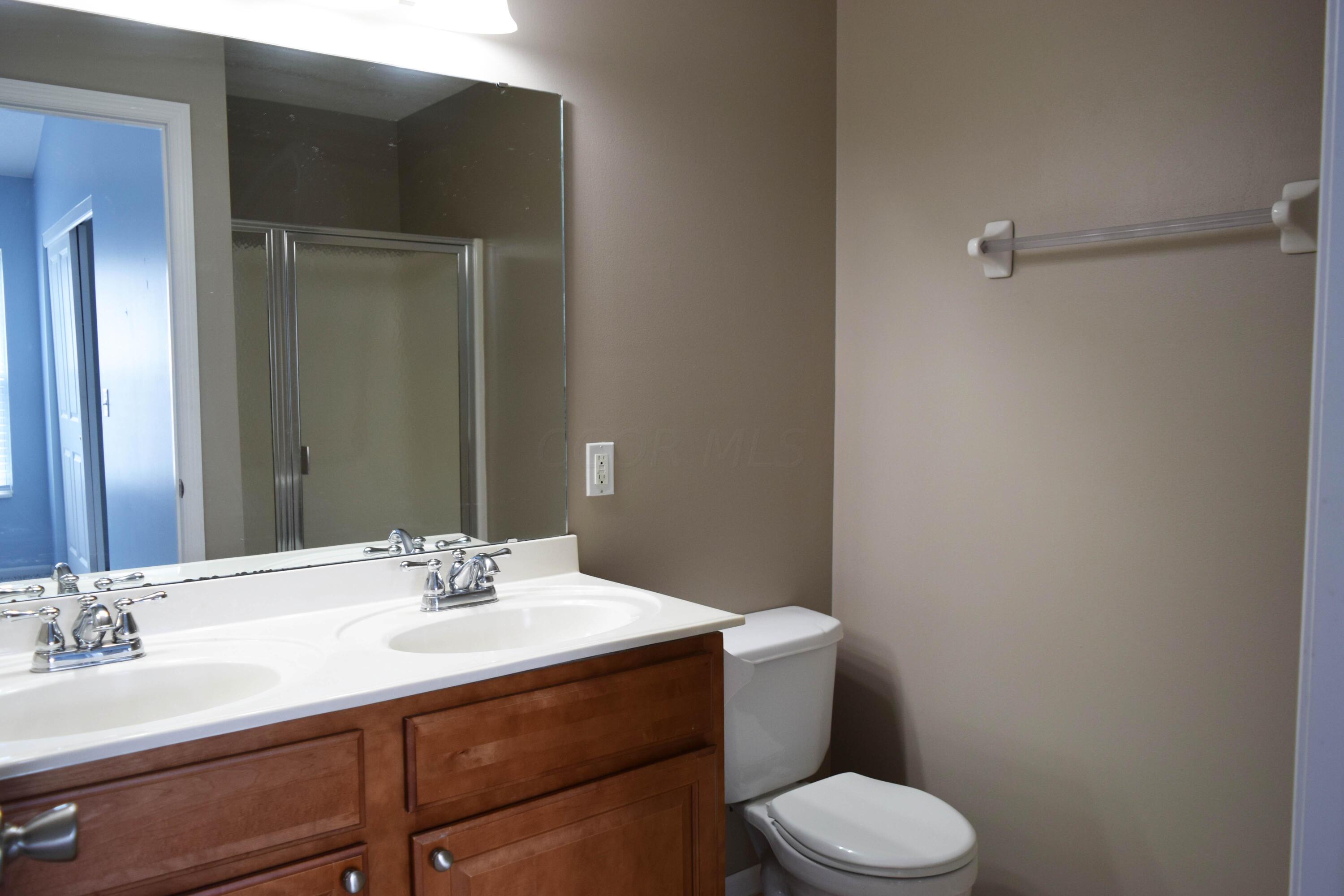 605 Lazelle Road Westerville, OH 43081 - Photo 10 of 24 10-PrimaryBath