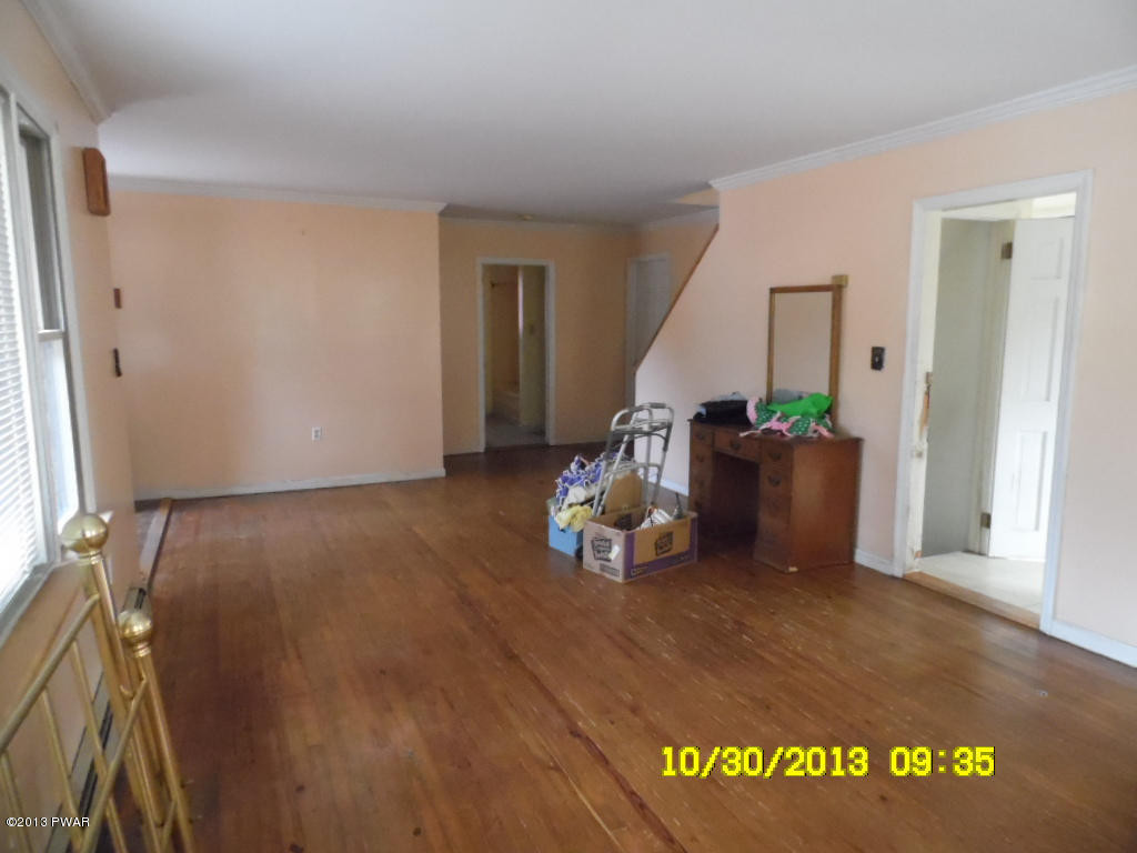 361 Rt 590 Greeley, PA 18425 - Photo 3 of 34