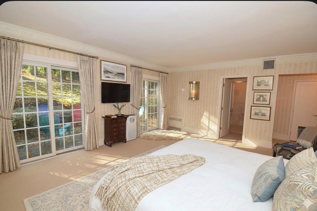 539 Manhasset Woods Road Manhasset, NY 11030 - Photo 13 of 41 Virtually staged