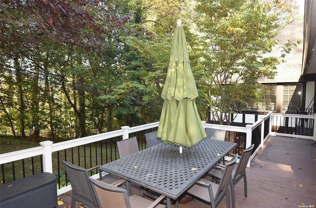 $2,950,000 | 539 Manhasset Woods Road, Manhasset, NY 11030