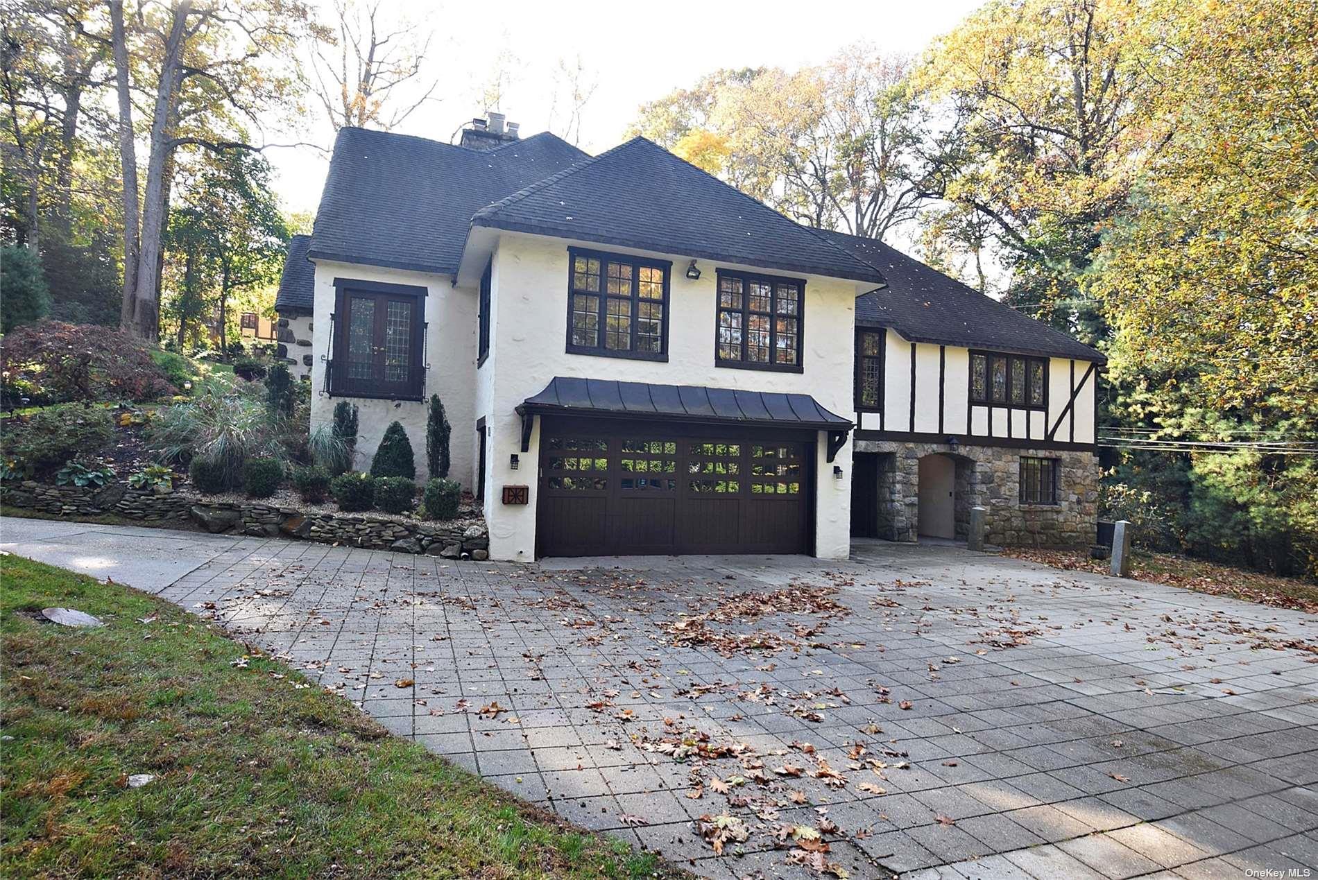 539 Manhasset Woods Road Manhasset, NY 11030 - Photo 34 of 41 2 car garage