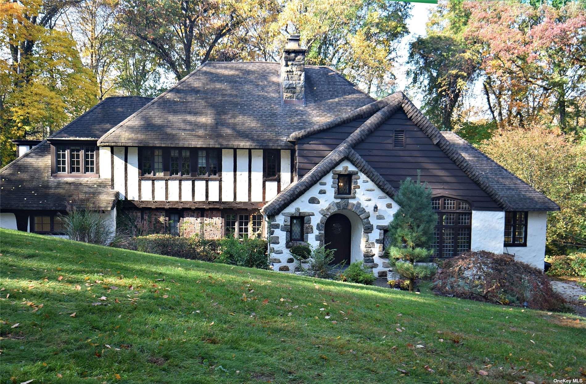 539 Manhasset Woods Road Manhasset, NY 11030 - Photo 37 of 41