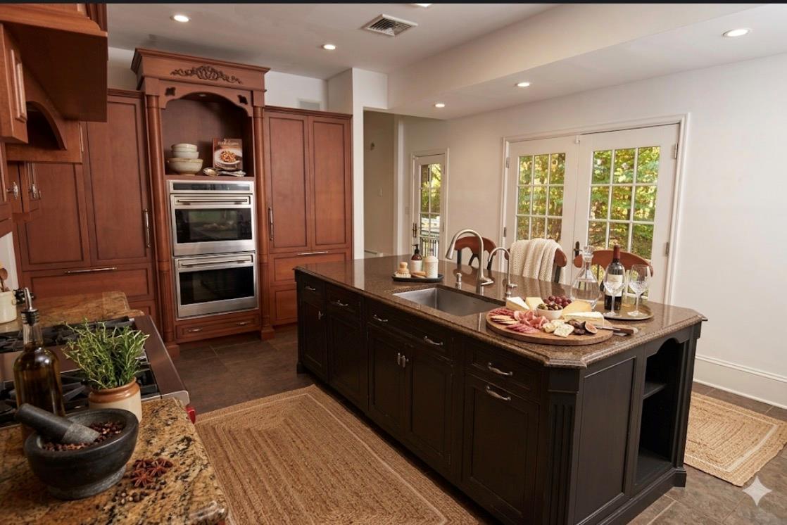 539 Manhasset Woods Road Manhasset, NY 11030 - Photo 9 of 41