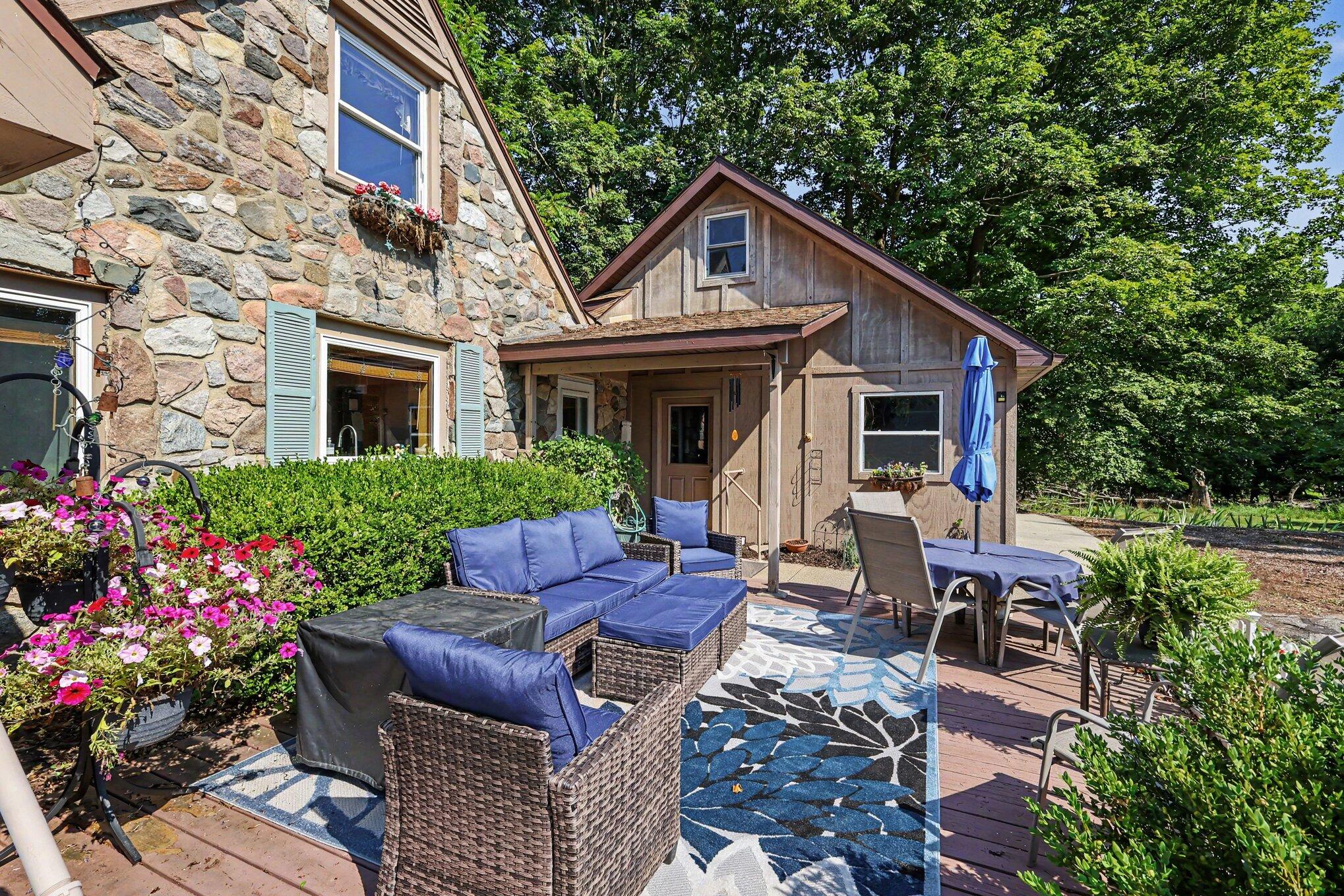 3988 Beeman Road Williamston, MI 48895 - Photo 40 of 71 Deck