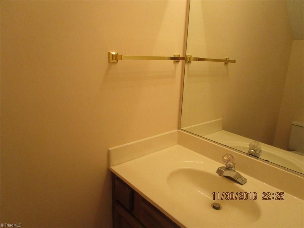 1704 Ternberry Road High Point, NC 27262 - Photo 9 of 21 Gallery Image 9