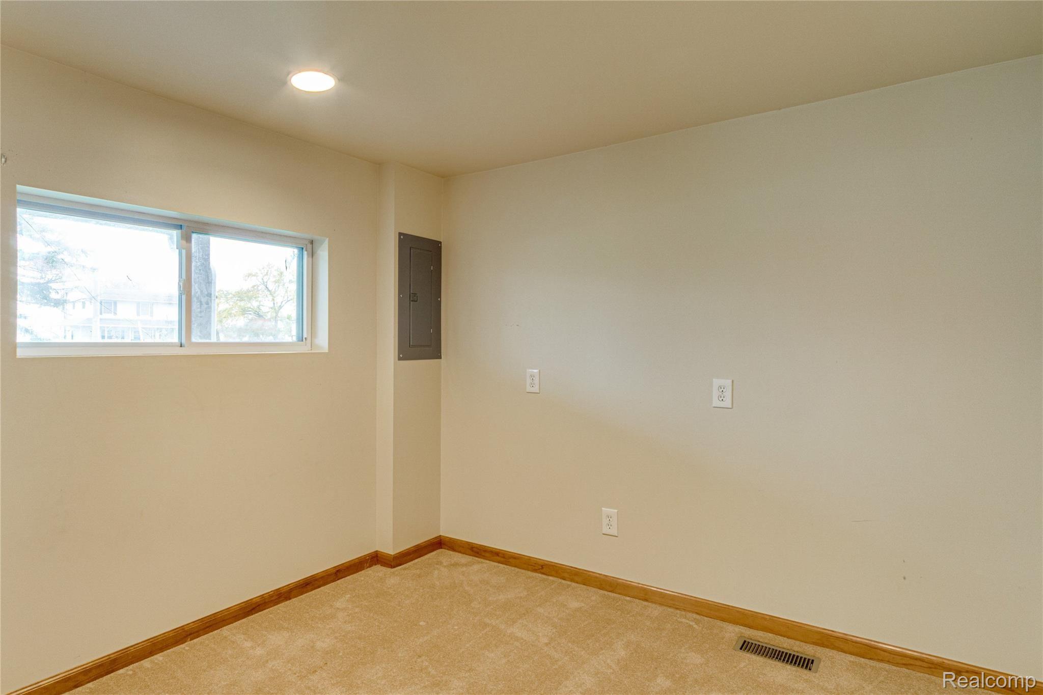 10142 Baldwin Road Gaines, MI 48436 - Photo 14 of 32 Interiors (4 of 29).jpg