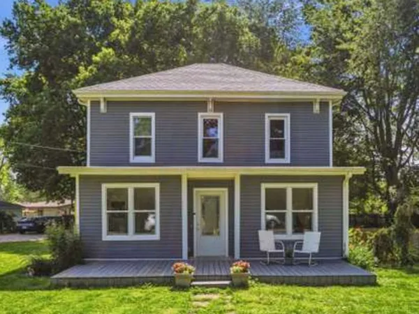 $275,000 | 412 North 3rd Street, St. Joseph, IL 61873