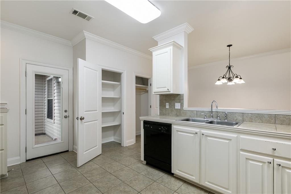 12500 Old Hammond Highway, Unit O2 Baton Rouge, LA 70816 - Photo 12 of 27 Gallery Image 12