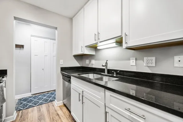 $145,000 | 3150 Excelsior Boulevard, Unit 101, Minneapolis, MN 55416