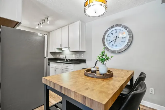 $145,000 | 3150 Excelsior Boulevard, Unit 101, Minneapolis, MN 55416