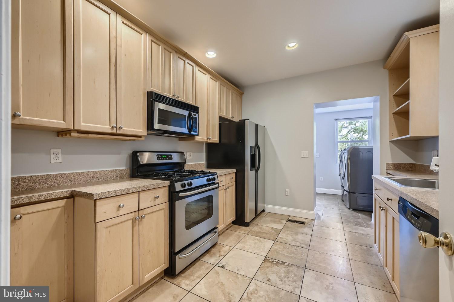 816 West 37th Street Baltimore, MD 21211 - Photo 11 of 33