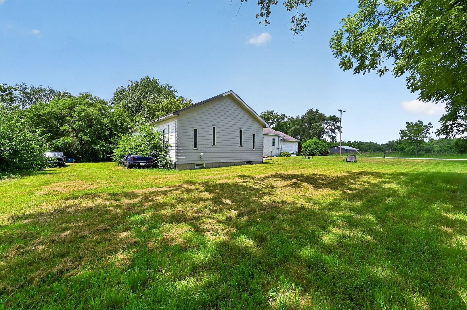 2067 Shaw Road Amboy, IL 61310 - Photo 2 of 45