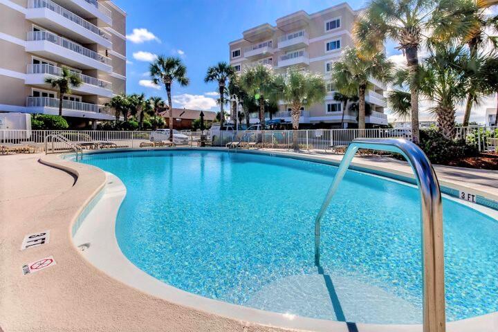 195 Durango Road, Unit 2E Destin, FL 32541 - Photo 23 of 27 Community Pool