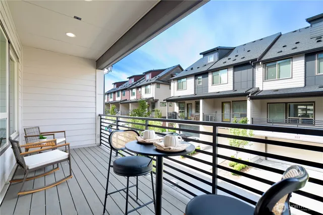 $1,238,000 | 935 7th Avenue Northeast, Unit 17 3, Issaquah, WA 98029