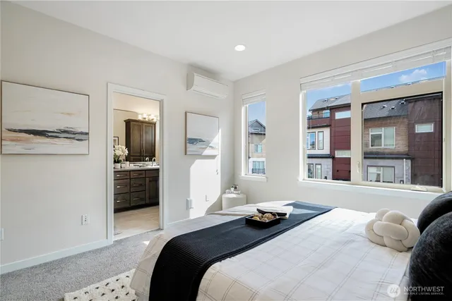 $1,238,000 | 935 7th Avenue Northeast, Unit 17 3, Issaquah, WA 98029