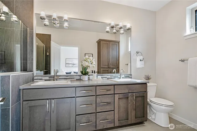 $1,238,000 | 935 7th Avenue Northeast, Unit 17 3, Issaquah, WA 98029