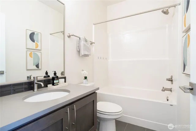 $1,238,000 | 935 7th Avenue Northeast, Unit 17 3, Issaquah, WA 98029