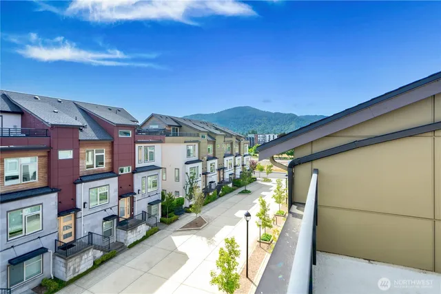 $1,238,000 | 935 7th Avenue Northeast, Unit 17 3, Issaquah, WA 98029