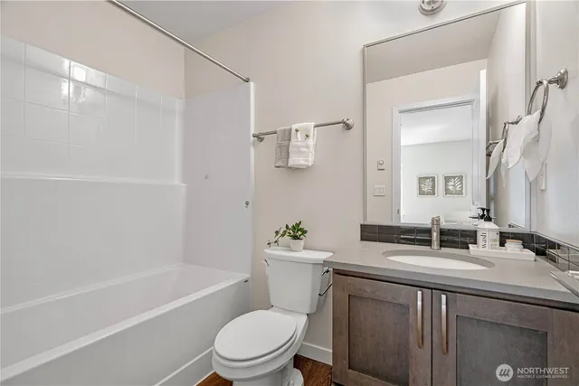 $1,238,000 | 935 7th Avenue Northeast, Unit 17 3, Issaquah, WA 98029