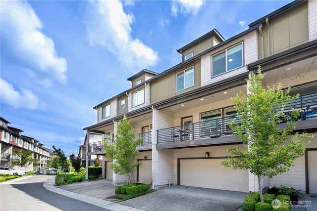 $1,238,000 | 935 7th Avenue Northeast, Unit 17 3, Issaquah, WA 98029