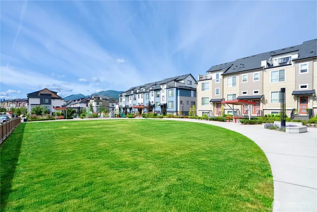 $1,238,000 | 935 7th Avenue Northeast, Unit 17 3, Issaquah, WA 98029