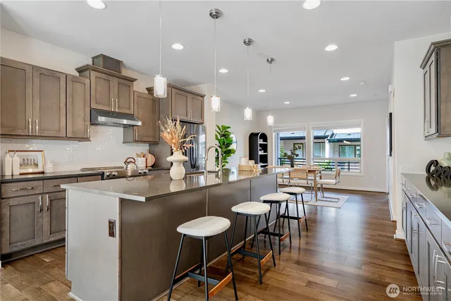 $1,238,000 | 935 7th Avenue Northeast, Unit 17 3, Issaquah, WA 98029