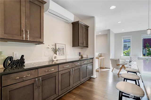 $1,238,000 | 935 7th Avenue Northeast, Unit 17 3, Issaquah, WA 98029