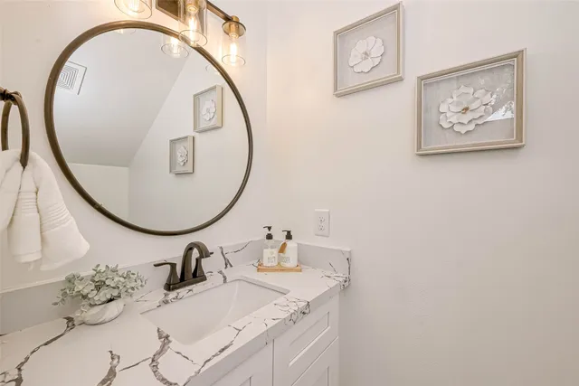 $2,950 | 5613 St Paul Street, Bellaire, TX 77401