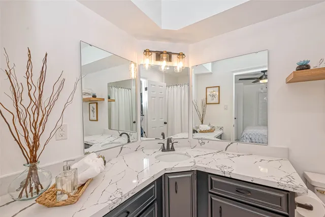 $2,950 | 5613 St Paul Street, Bellaire, TX 77401