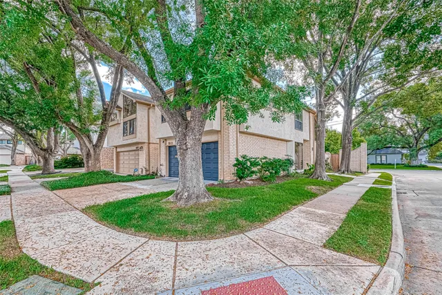 $2,950 | 5613 St Paul Street, Bellaire, TX 77401