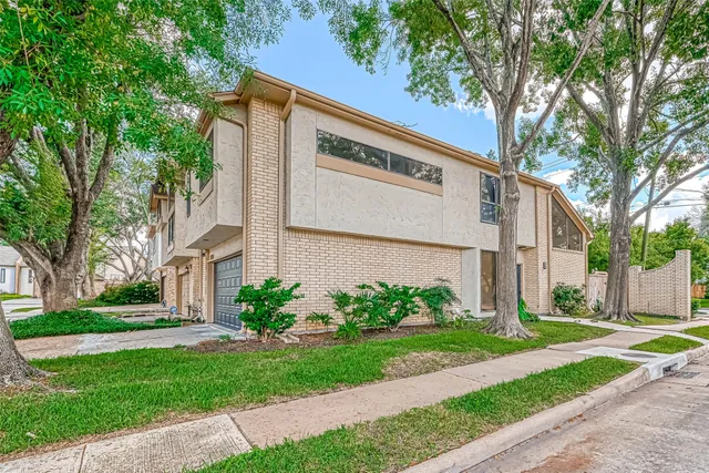 $2,950 | 5613 St Paul Street, Bellaire, TX 77401