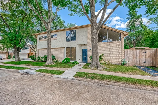 $2,950 | 5613 St Paul Street, Bellaire, TX 77401