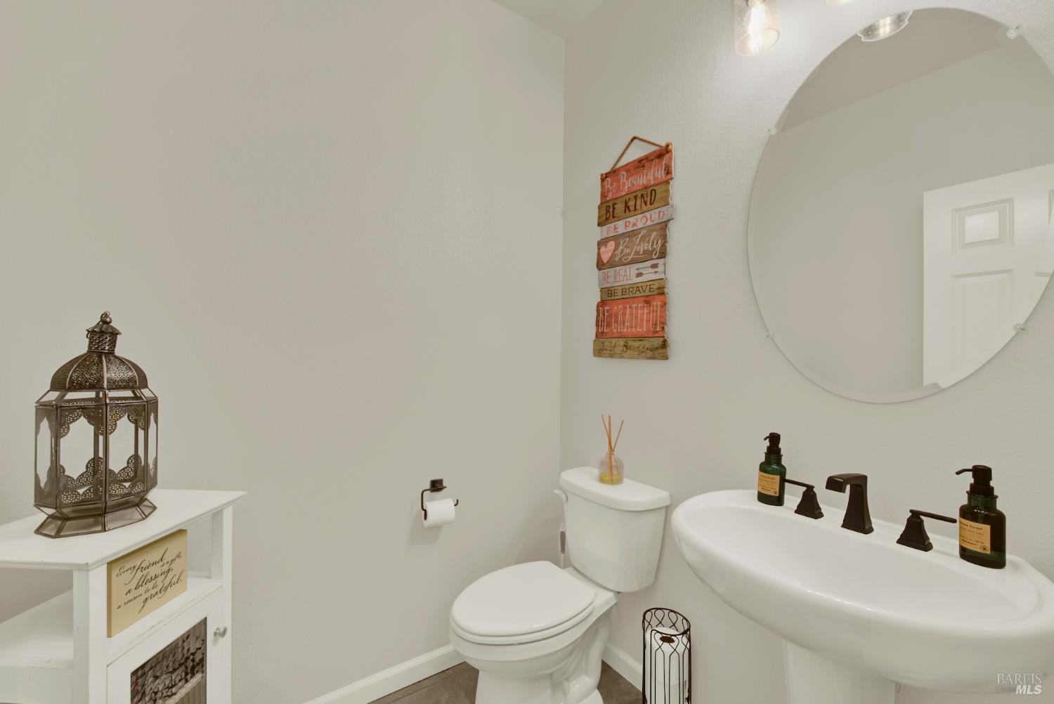 707 Blake Road Vacaville, CA 95687 - Photo 10 of 37