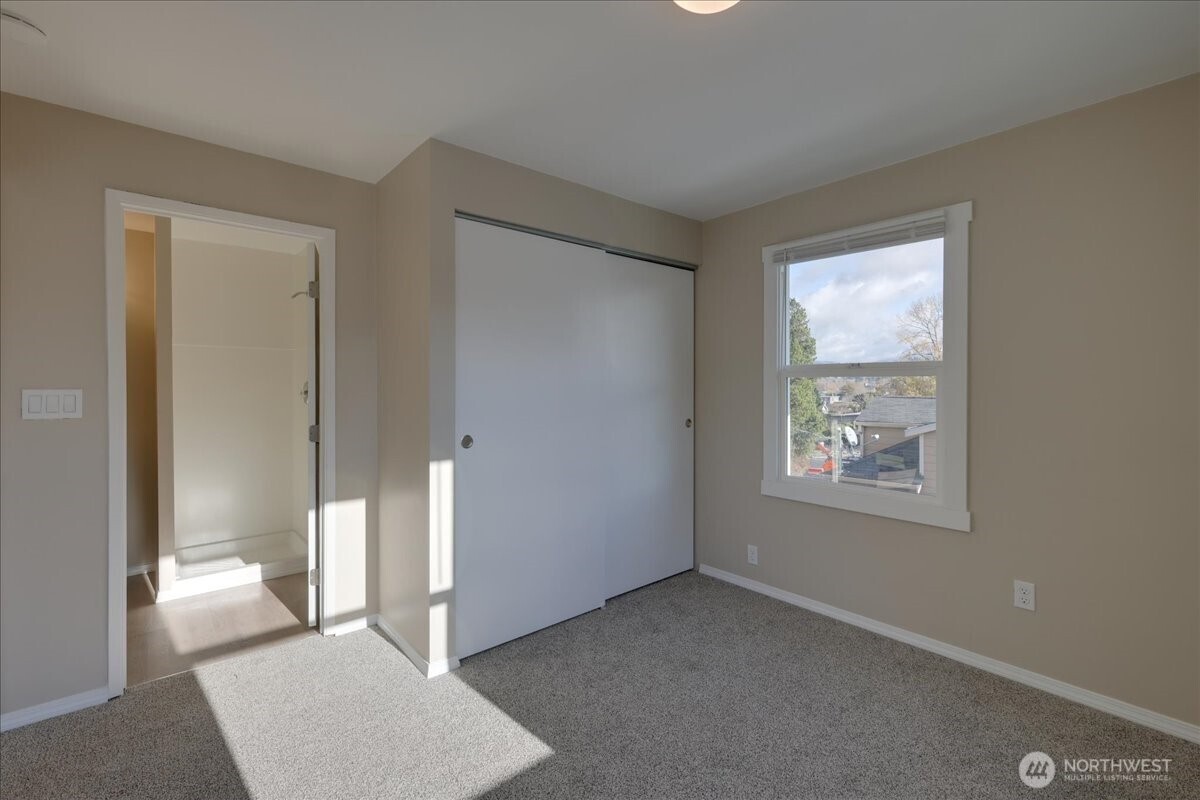 150 Hardie Avenue Southwest, Unit 16 Renton, WA 98057 - Photo 5 of 38