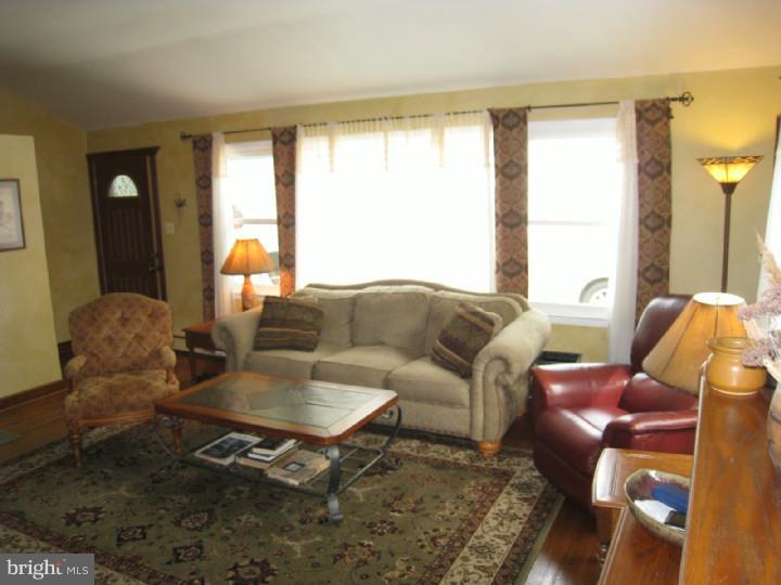 46 Winding Way Road Stratford, NJ 08084 - Photo 4 of 24