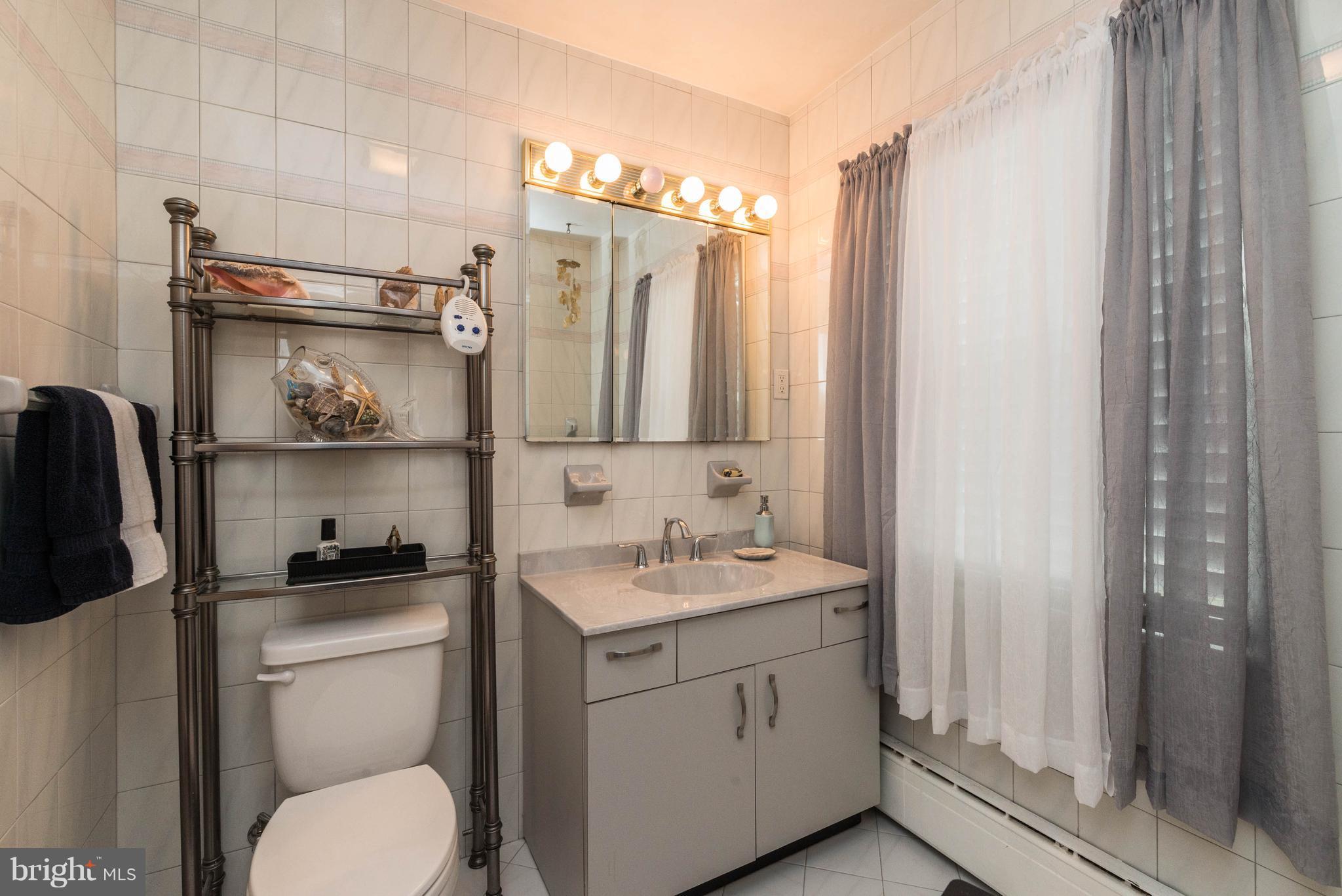 9507 Buckhorn Road Baltimore, MD 21234 - Photo 17 of 30 Master Bath)