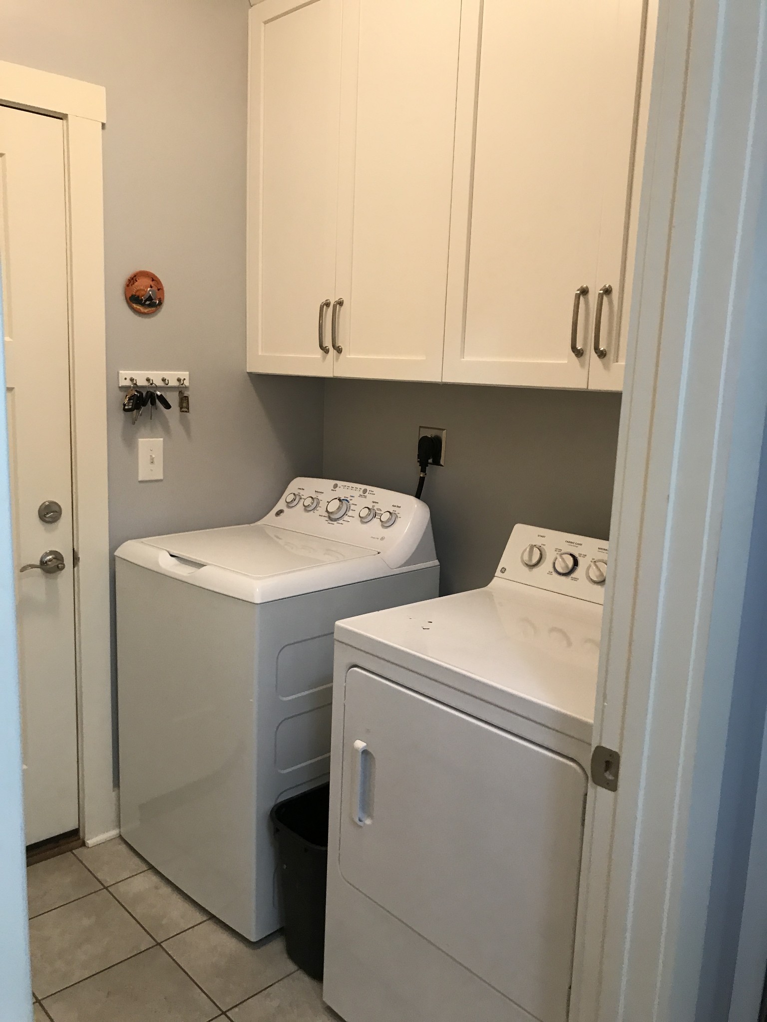 160 ANDERTON Drive Winchester, TN 37398 - Photo 11 of 35 a utility room with dryer and washer