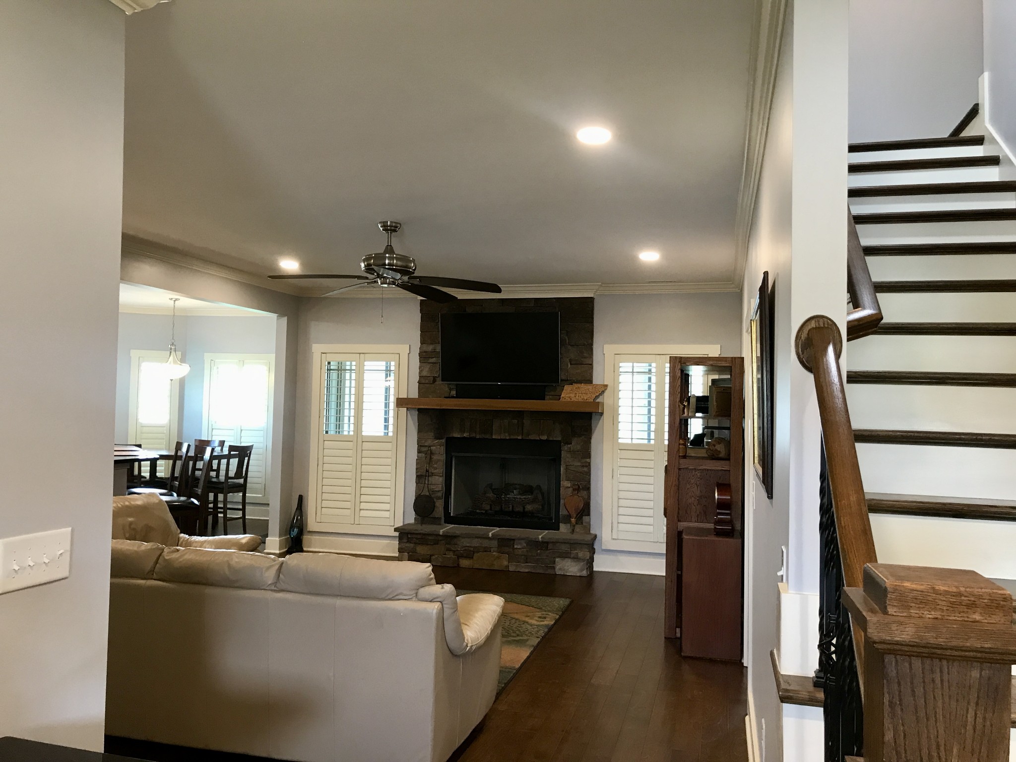 160 ANDERTON Drive Winchester, TN 37398 - Photo 3 of 35 a living room with furniture a fireplace and a flat screen tv