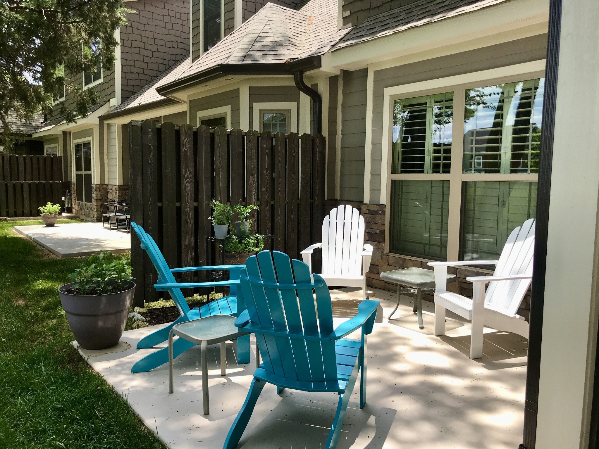 160 ANDERTON Drive Winchester, TN 37398 - Photo 24 of 35 a view of backyard with outdoor seating and patio
