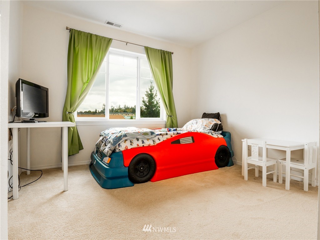 4042 Northeast 4th Place Renton, WA 98056 - Photo 15 of 20 Gallery Image 15
