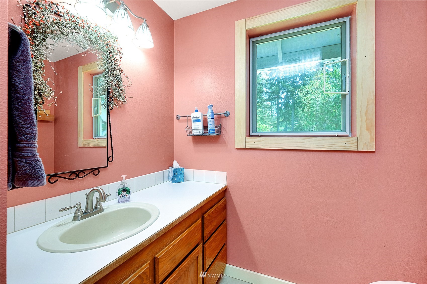 1318 Southwest Station Circle Road Port Orchard, WA 98367 - Photo 16 of 34 Gallery Image 16