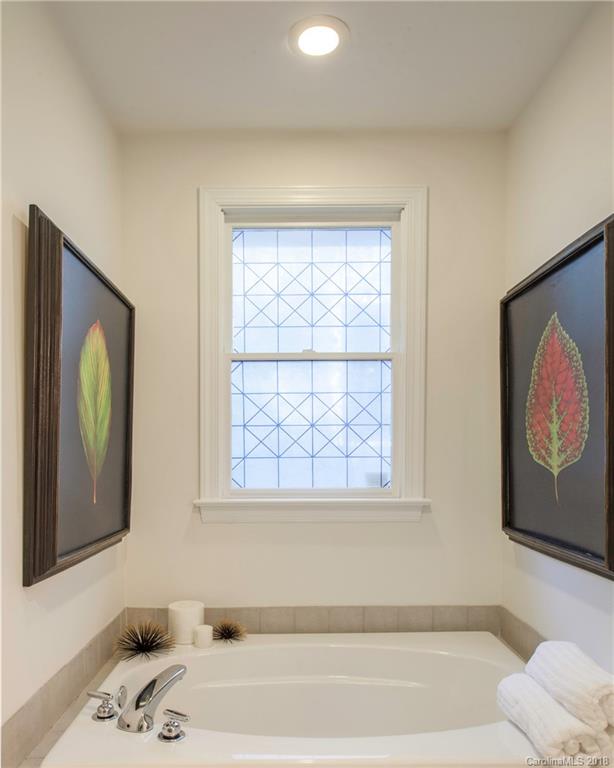 2132 Club Road Charlotte, NC 28205 - Photo 10 of 19 Gallery Image 10