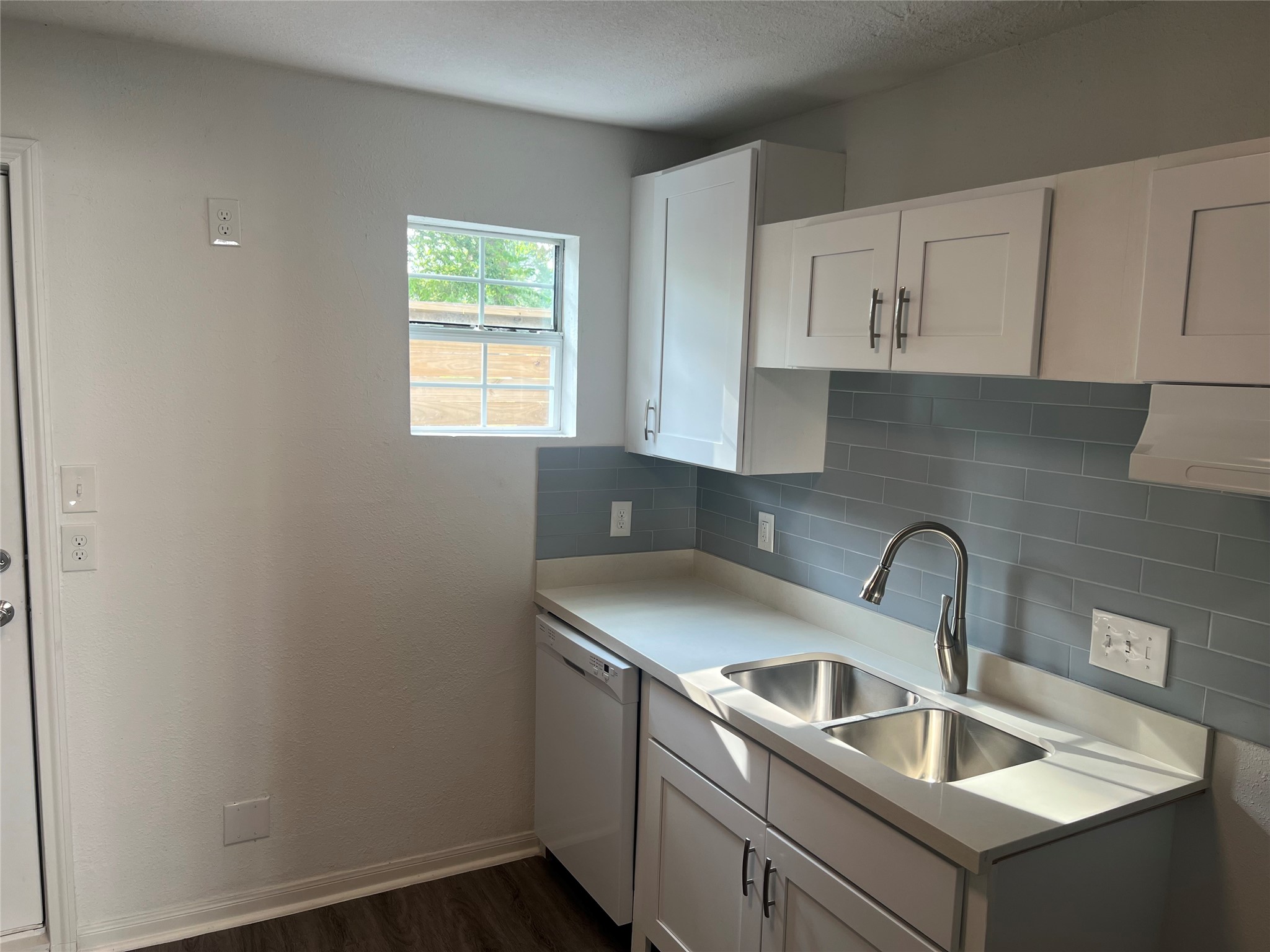 4714 Ward Street, Unit 10 Houston, TX 77021 - Photo 2 of 17 Kitchen