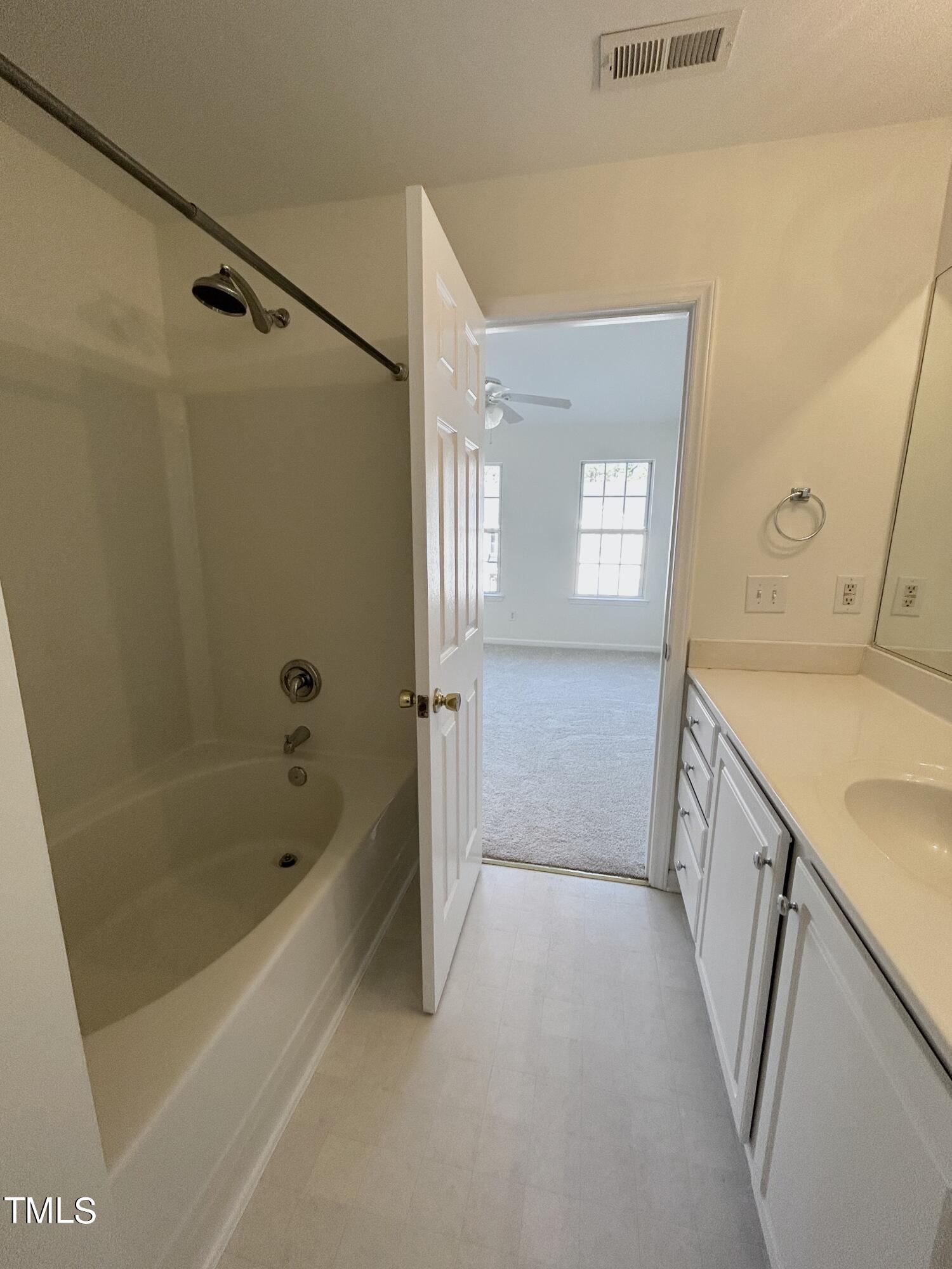 4723 Black Mountain Path Raleigh, NC 27612 - Photo 12 of 18 IMG_8569