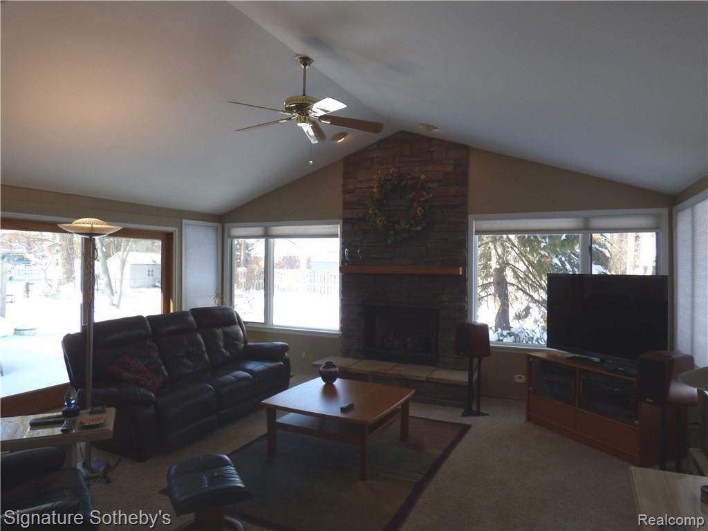 3448 Wendover Road Troy, MI 48084 - Photo 12 of 38 11.JPG