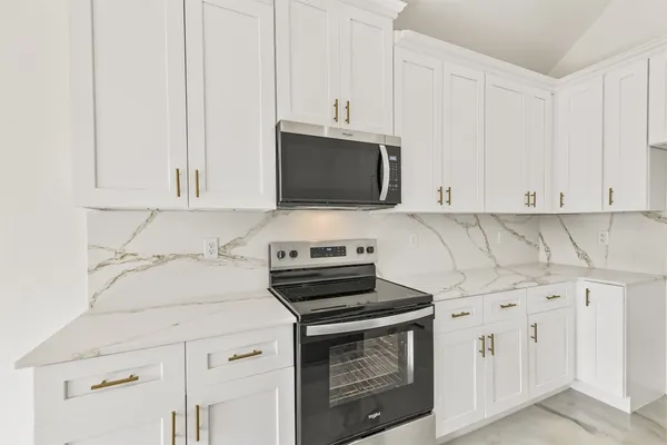 $1,400 | 16922 West Forrestal, Montgomery, TX 77316