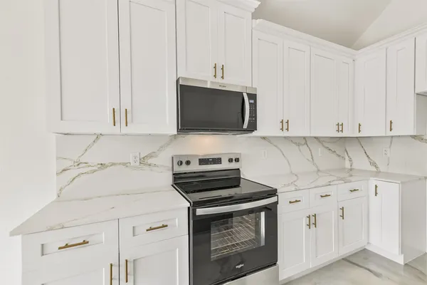 $1,400 | 16922 West Forrestal, Montgomery, TX 77316