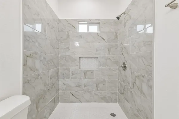 $1,400 | 16922 West Forrestal, Montgomery, TX 77316