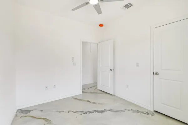 $1,400 | 16922 West Forrestal, Montgomery, TX 77316